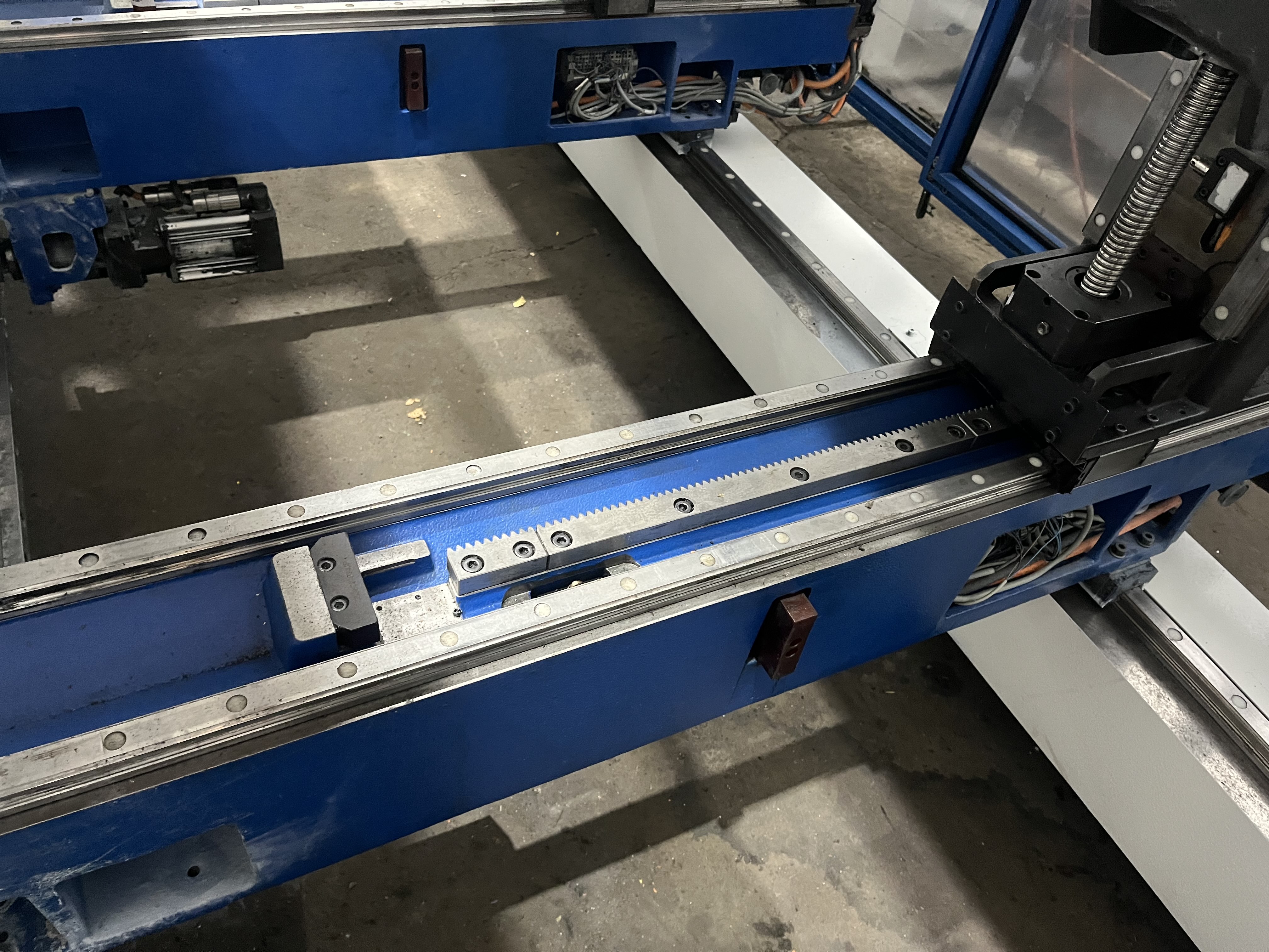 352 Ton X  14’ 2006 Trumpf Trumabend V320 CNC Hydraulic Press Brake 